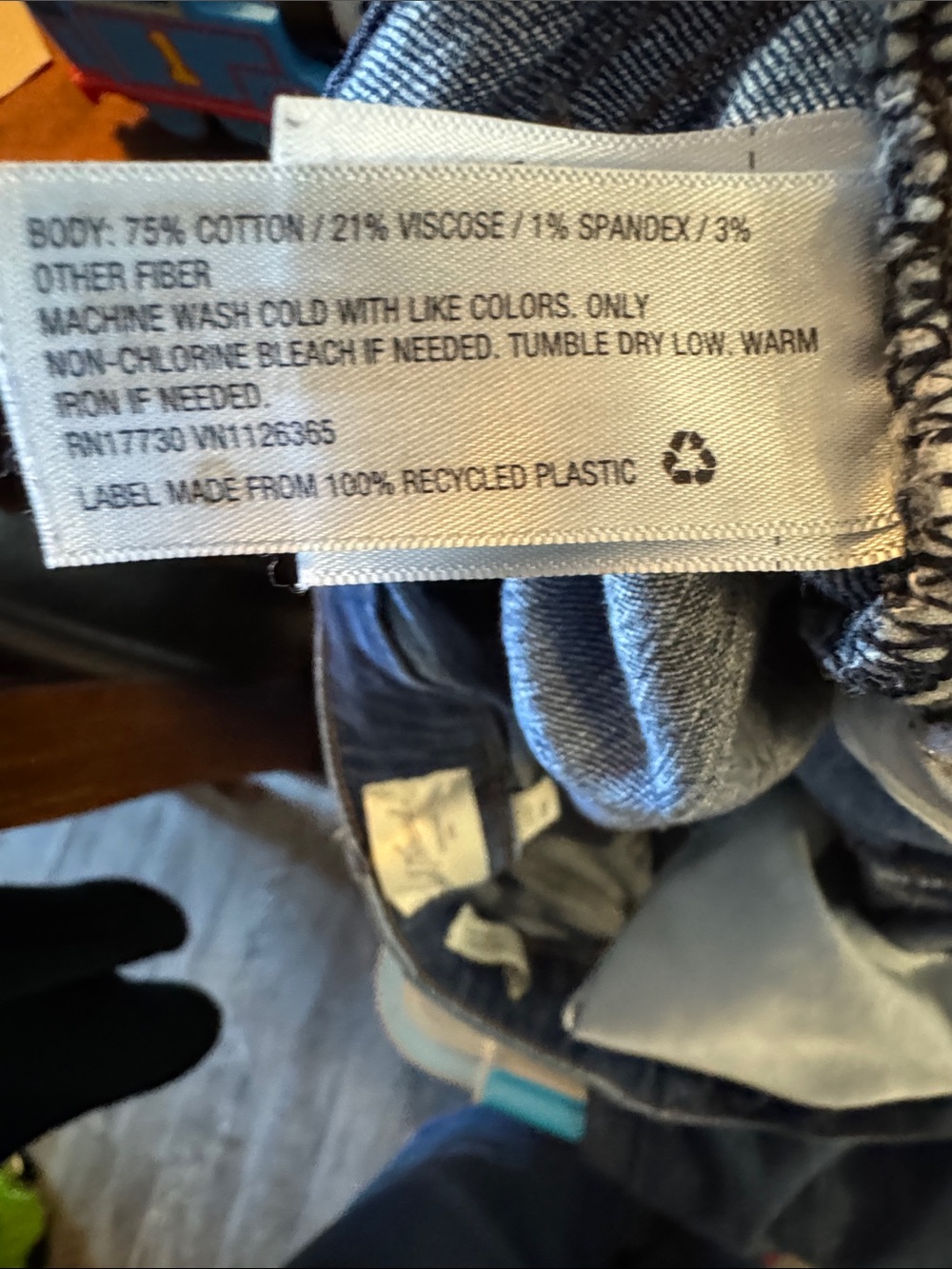 Universal Thread Jeans - Picture 9 of 9